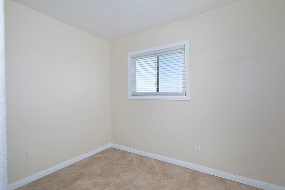 3240 Franklin Ave 17