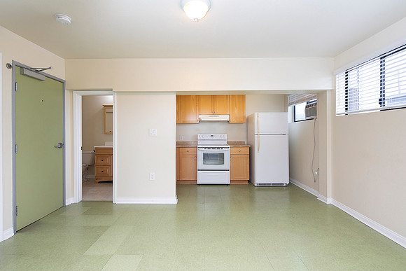 3047 University Ave #303 04