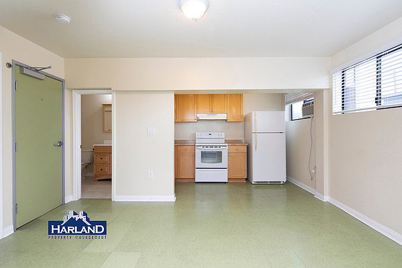 3047 University Ave #303 WM 04