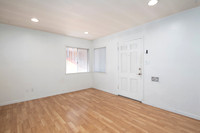 4361 half Mississippi St 03