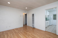 4361 half Mississippi St 02