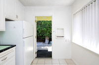 4361 half Mississippi St 06