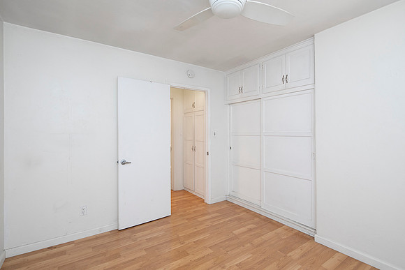 4361 half Mississippi St 13