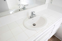 2239 Via Esmarca Unit A Move Out Down Bath 03