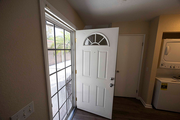 2239 Via Esmarca Unit A Move Out Entry 02