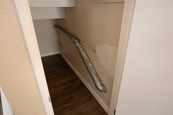 2239 Via Esmarca Unit A Move Out Entry 09