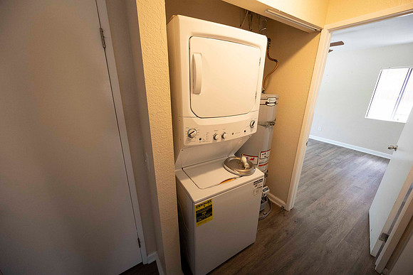 2239 Via Esmarca Unit A Move Out Entry 12