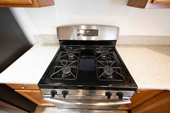 2239 Via Esmarca Unit A Move Out Kitchen 12
