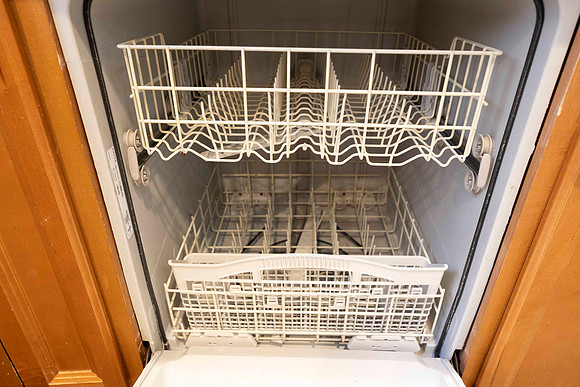 2239 Via Esmarca Unit A Move Out Kitchen 17