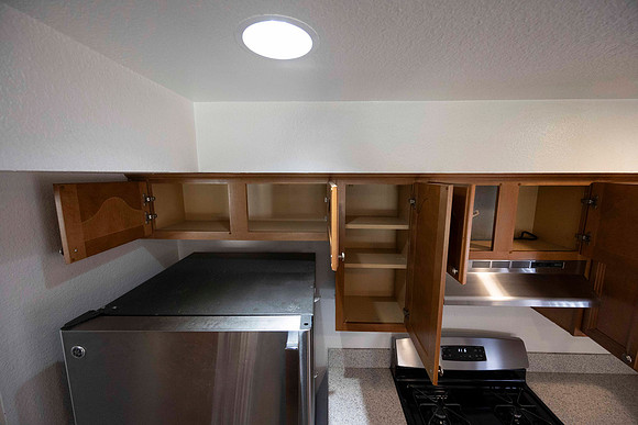 2239 Via Esmarca Unit A Move Out Kitchen 23