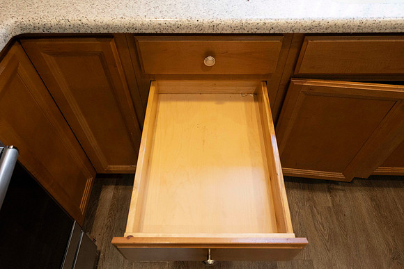 2239 Via Esmarca Unit A Move Out Kitchen 34