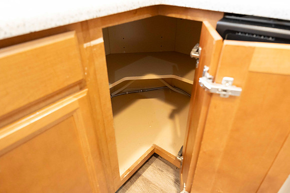 2239 Via Esmarca Unit A Move Out Kitchen 41