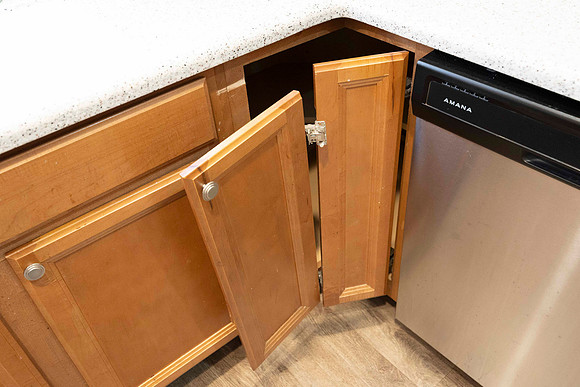 2239 Via Esmarca Unit A Move Out Kitchen 42