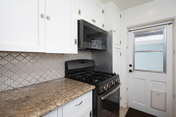 4255 Parks Ave 07