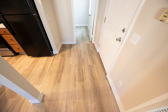 2297 Esmarca B Move In Entry 04