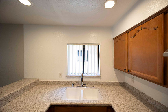2297 Esmarca B Move In Kitchen 05