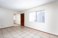 1037 B Ave 03