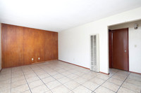 1037 B Ave 04