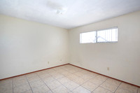 1037 B Ave 08