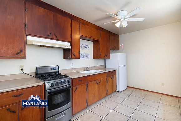 1037 B Ave WM 05