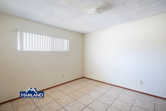 1037 B Ave WM 11