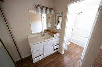 2297 Via Esmarca C Move Out Bathroom 02