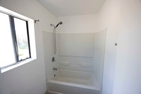 2297 Via Esmarca C Move Out Bathroom 13