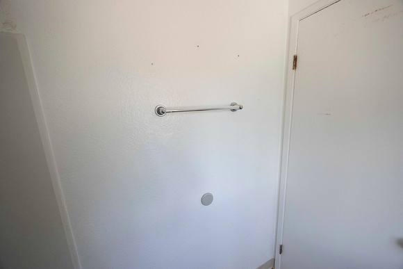 2297 Via Esmarca C Move Out Bathroom 20