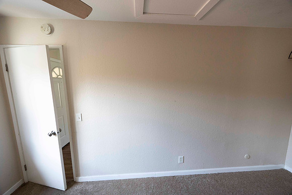 2297 Via Esmarca C Move Out Bedroom 05