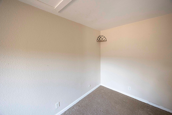 2297 Via Esmarca C Move Out Bedroom 06