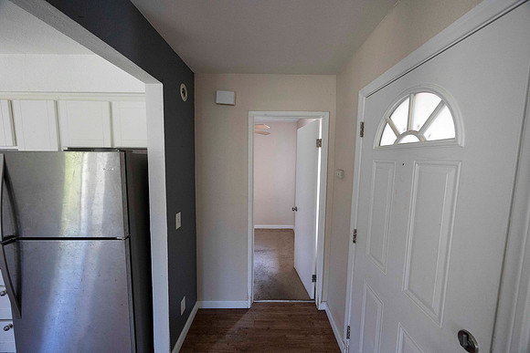 2297 Via Esmarca C Move Out Entry 04