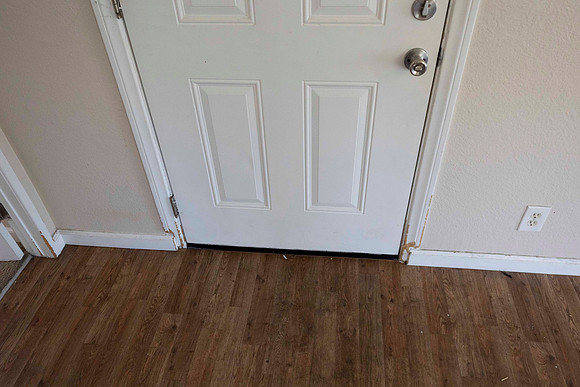 2297 Via Esmarca C Move Out Entry 08