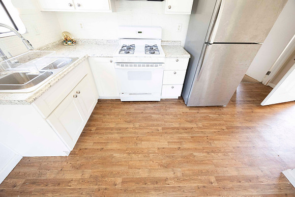 2297 Via Esmarca C Move Out Kitchen 03