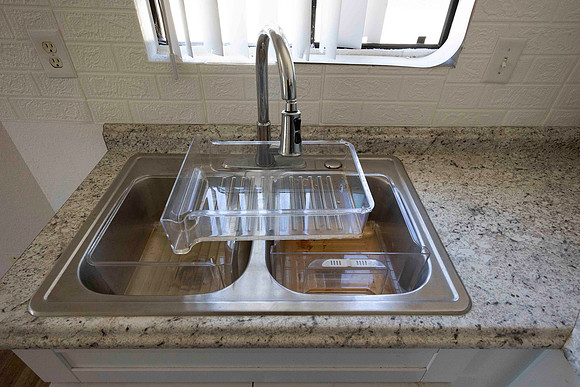 2297 Via Esmarca C Move Out Kitchen 14