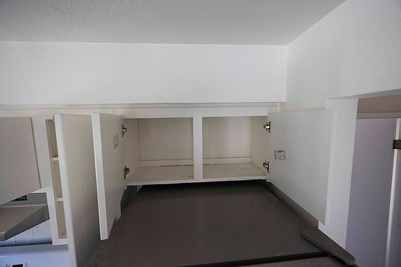 2297 Via Esmarca C Move Out Kitchen 21
