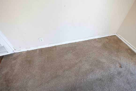 2297 Via Esmarca C Move Out Living Room 04
