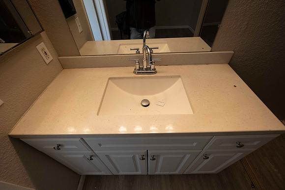 2283 B Via Esmarca Bathroom 02