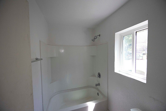 2283 B Via Esmarca Bathroom 08