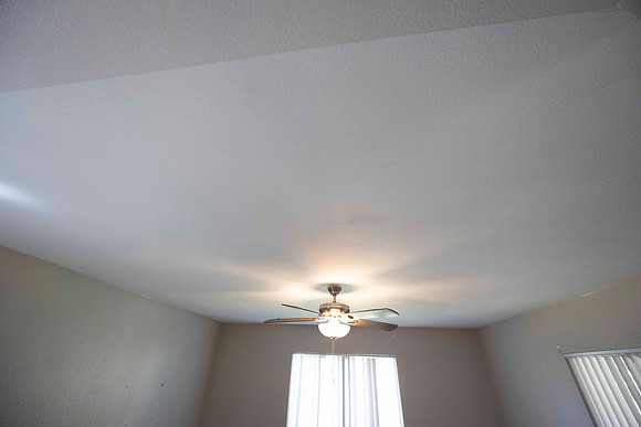 2283 B Via Esmarca Move Living Room 01