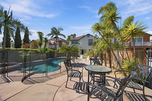 10569 Corte Jardin Del Mar 11