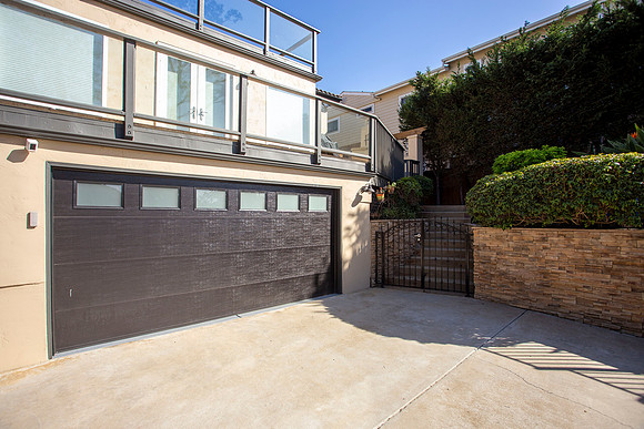 2266 Manchester Ave 10