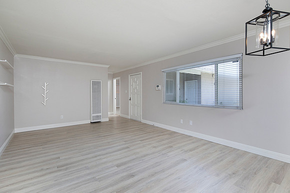 1315 Bush St 15