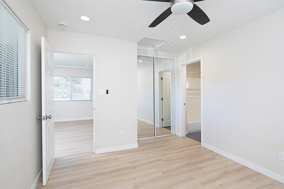 3847 Menlo Ave 13