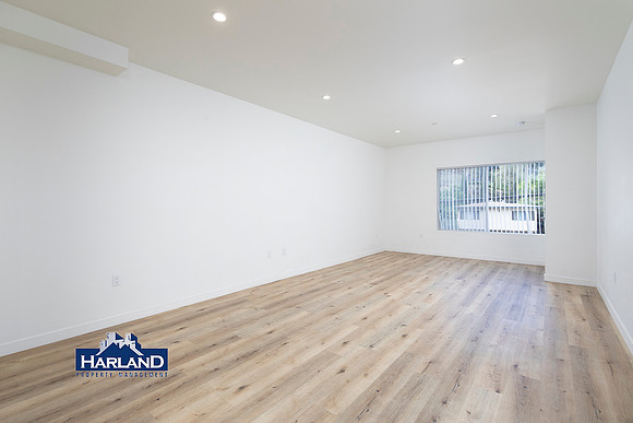 3333 Reynard Way #10 WM 02
