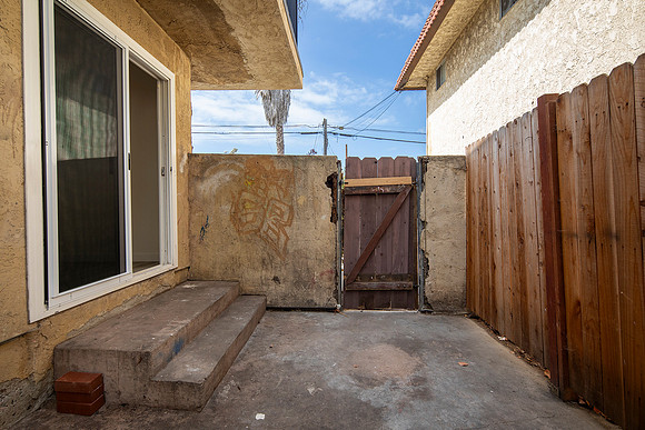 1107 B Ave #01 10