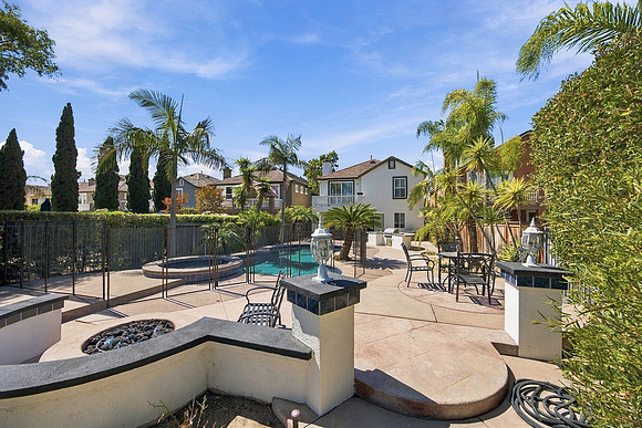 10569 Corte Jardin Del Mar 10
