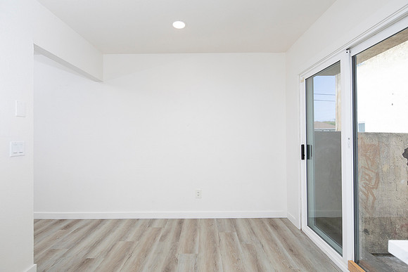 1107 B Ave #01 08