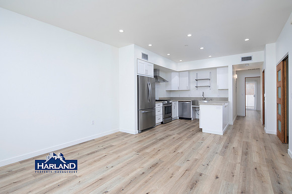 3333 Reynard Way #03 WM 02