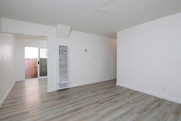 1107 B Ave #01 02