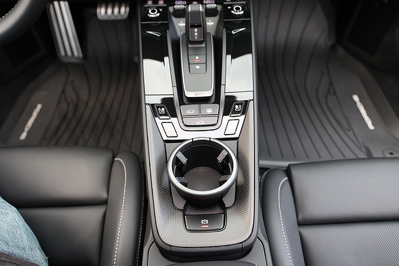2026 Porsche Carerra 4 GTS 160